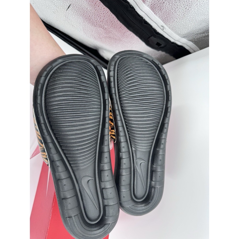 Nike Victori One Slides Sandals CN9676-010 Animal Print Women's New Size 7 Box - Picture 3 of 6